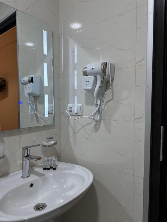 Bina N28 Hotell Kutaisi Eksteriør bilde