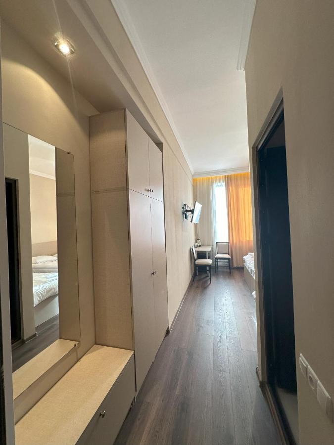 Bina N28 Hotell Kutaisi Eksteriør bilde